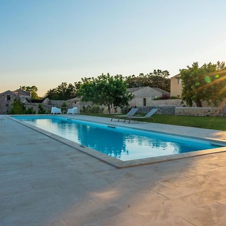 Baglio Cella - Appartamenti Per Vacanze Модика Экстерьер фото